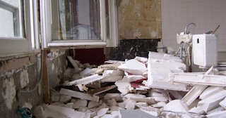 Демонтаж хрущевки в Пушкино - удаление старых полов и стен по выгодной цене от 1790 рублей.